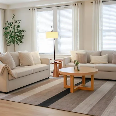 Sojourns Modern Sanctuary 2 Bedroom Sleeps 6 Pool View